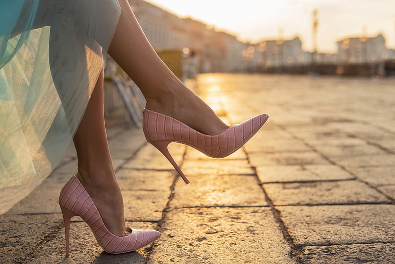 HEELS