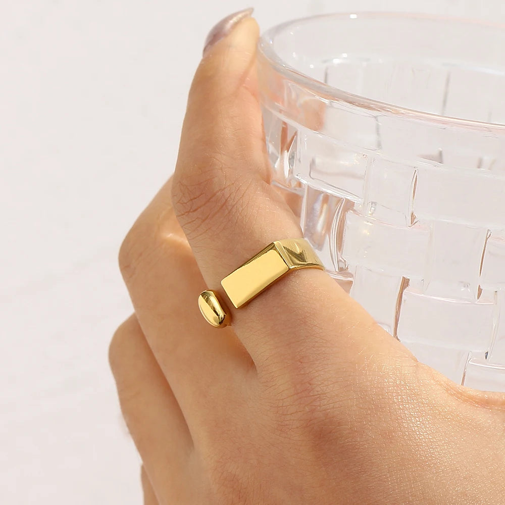 Geometric Open Band Ring