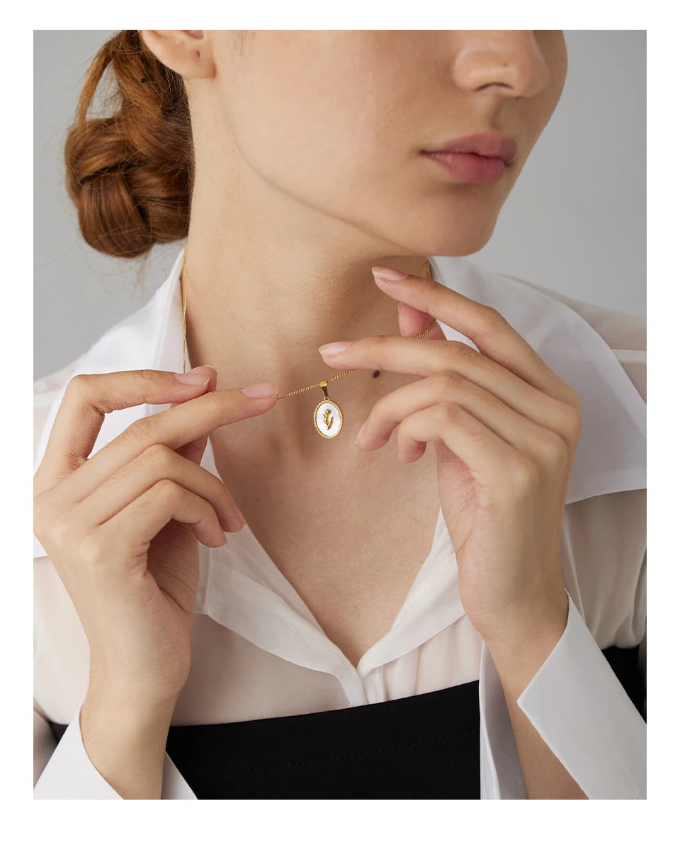 Oval Cameo Pendant Necklace
