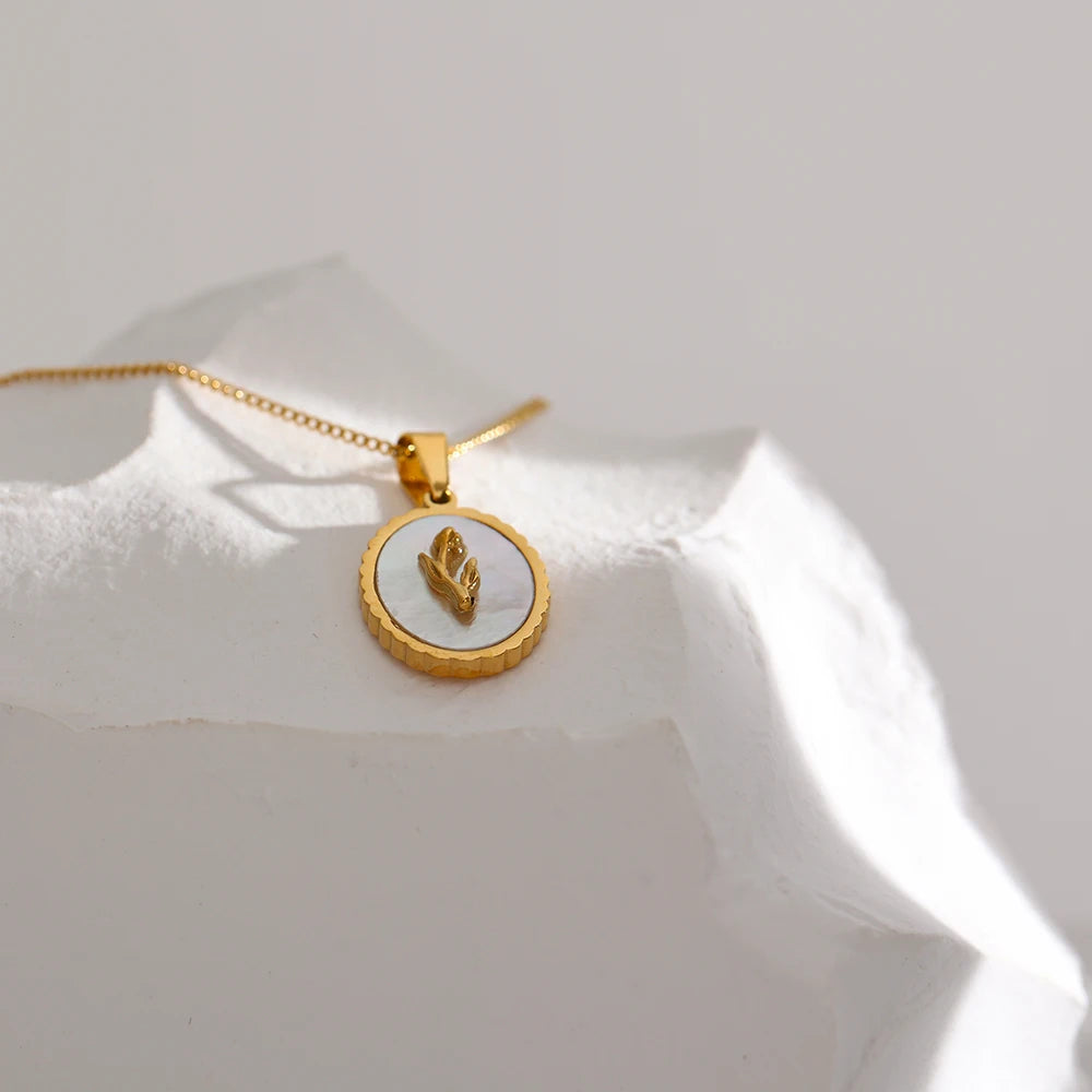 Oval Cameo Pendant Necklace