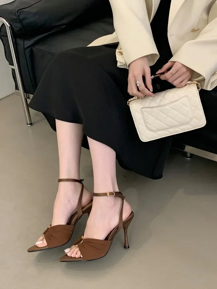 Elegant Knot Detail Heeled Sandals