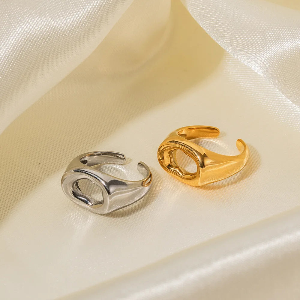 Molten Cutout Signet Ring