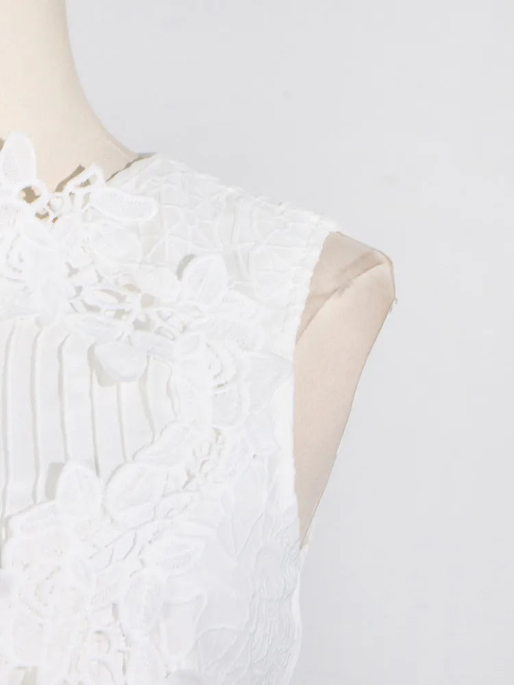 Elegant Lace Pleated Midi Dress