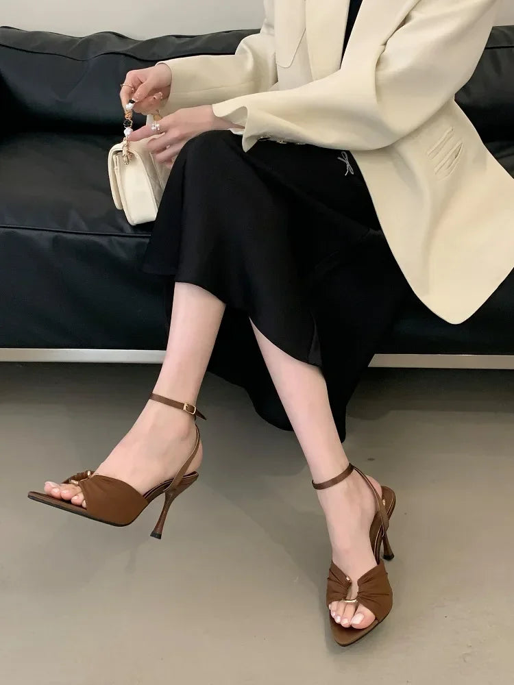 Elegant Knot Detail Heeled Sandals