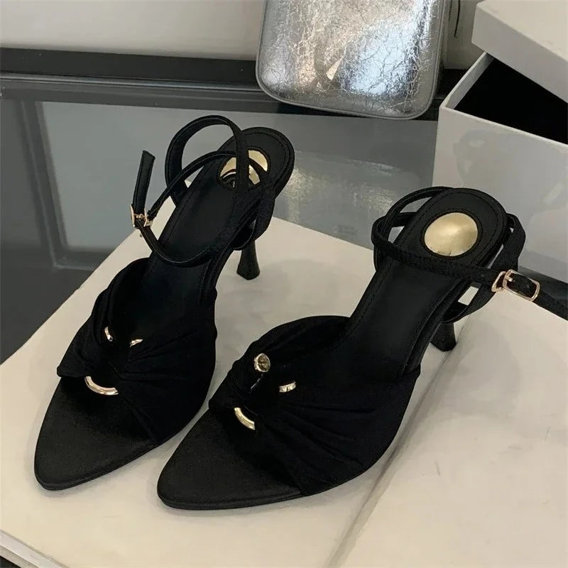 Elegant Knot Detail Heeled Sandals
