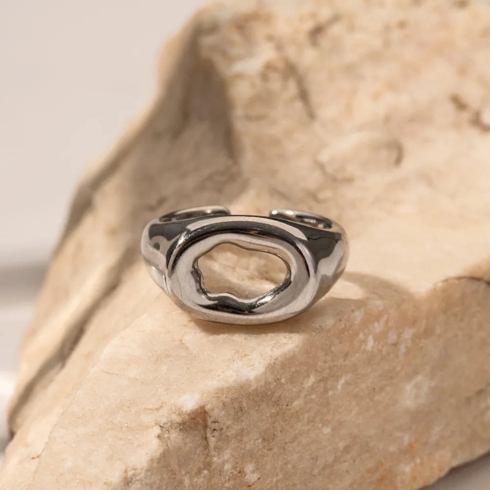 Molten Cutout Signet Ring