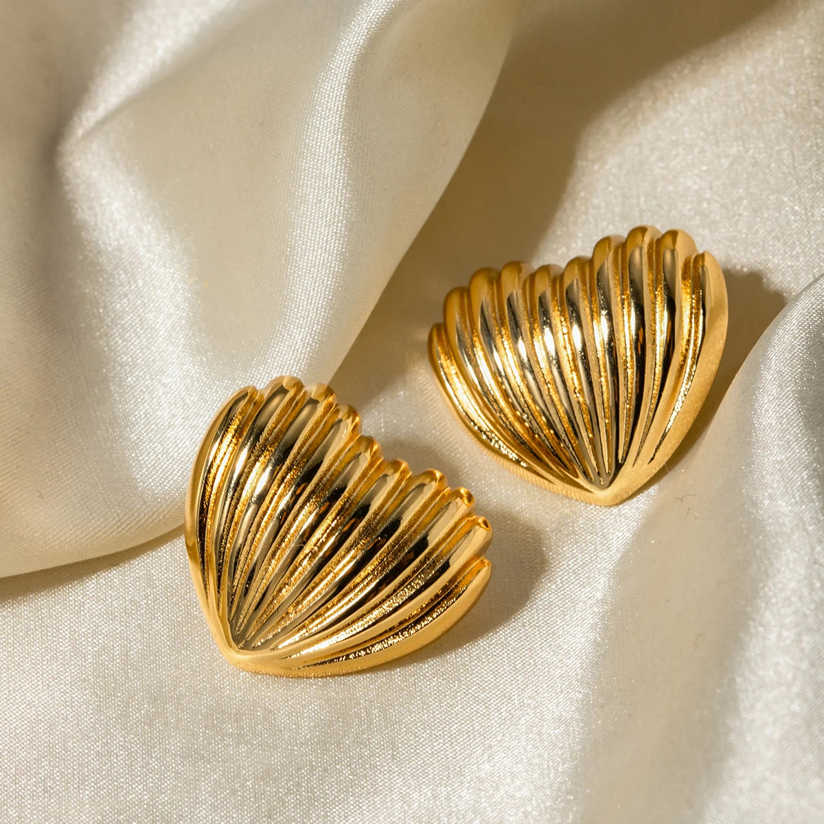 Vintage Shell Fan Stud Earrings