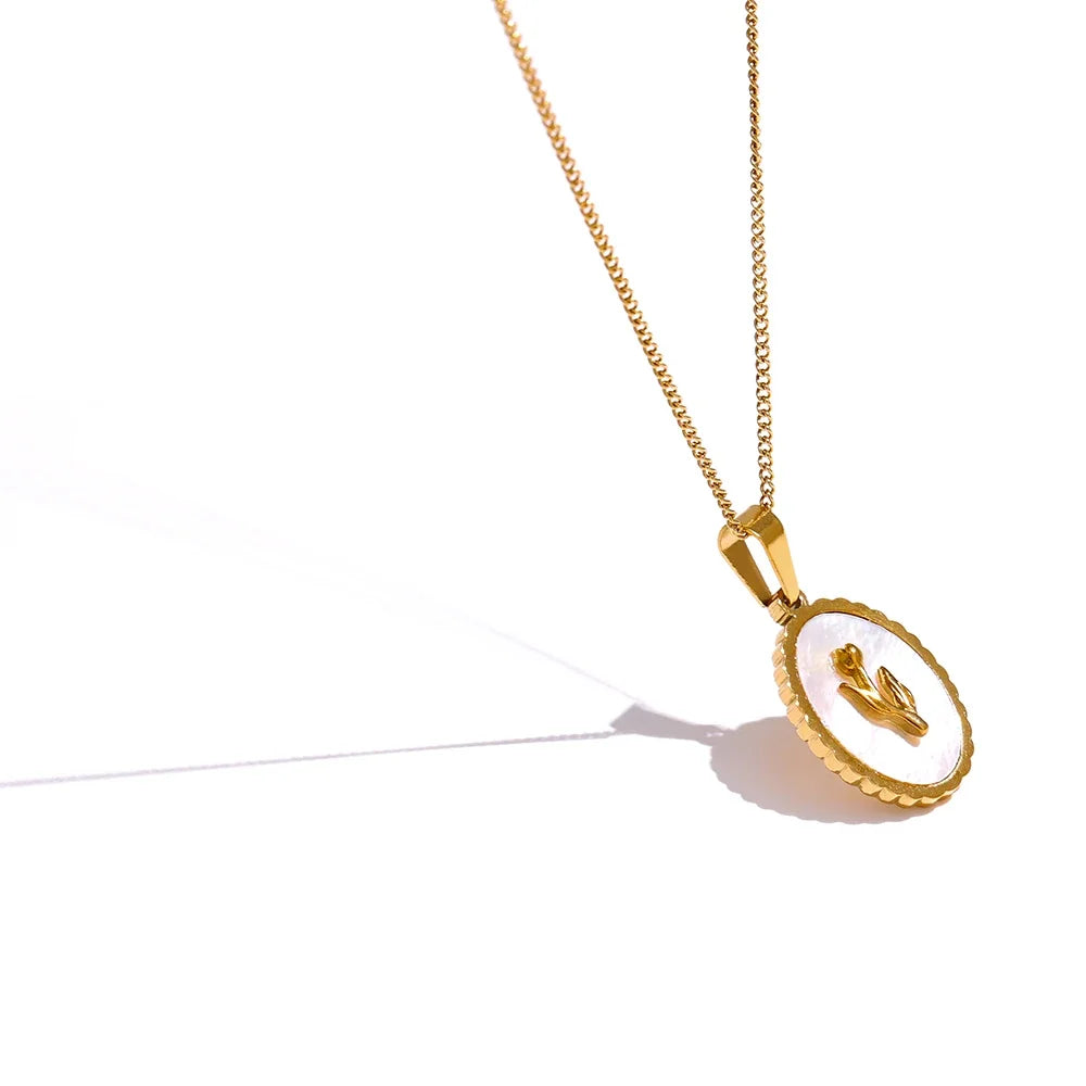 Oval Cameo Pendant Necklace
