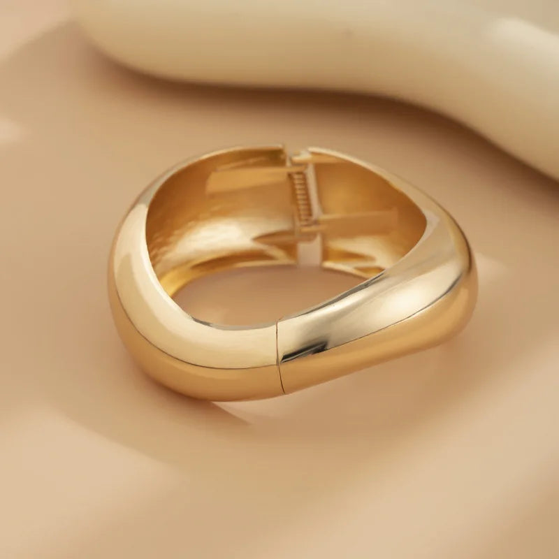 Bold Chunky Sculpted Cuff & Ring Set – Gold & Silver Finish