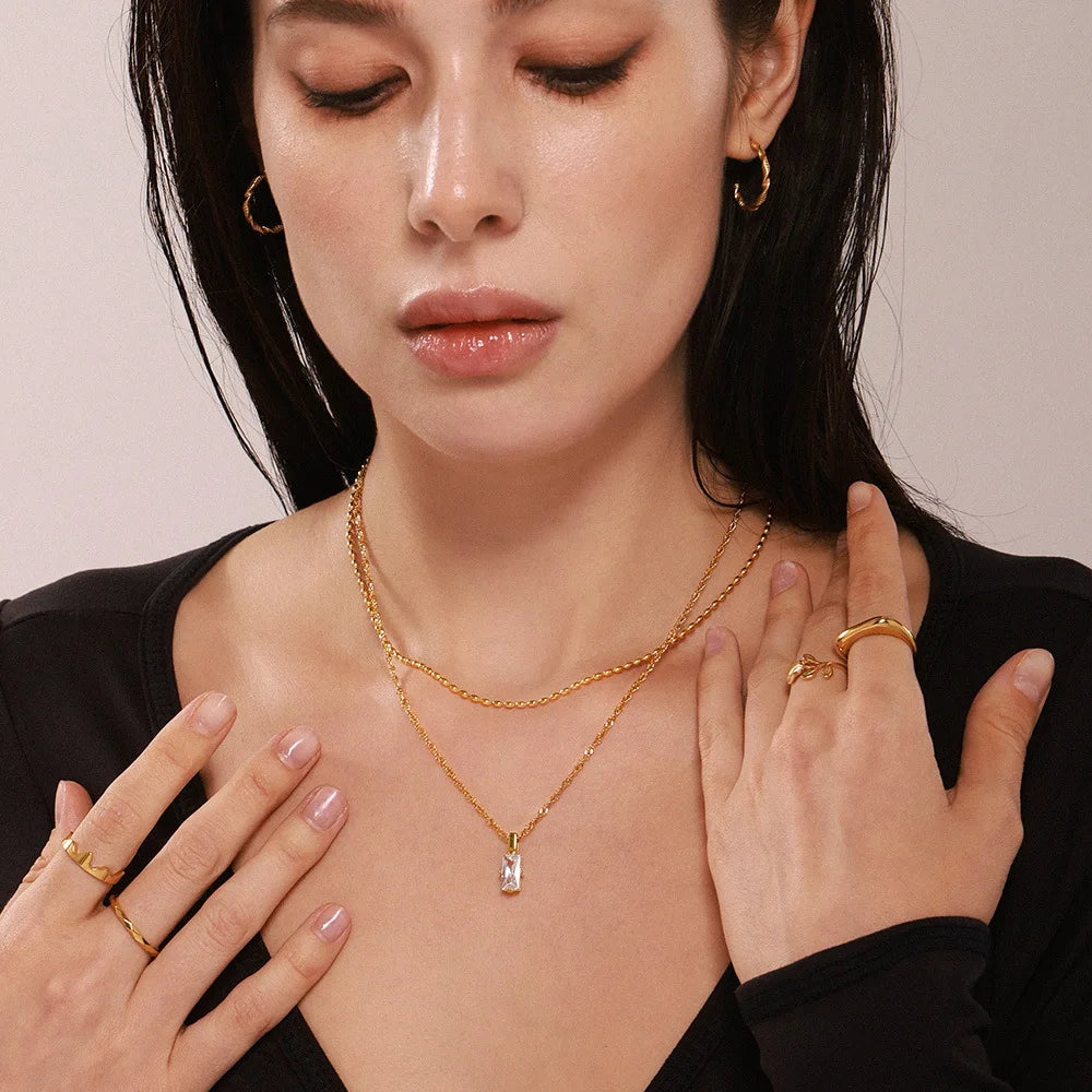 Minimalist Layered Baguette Pendant Necklace
